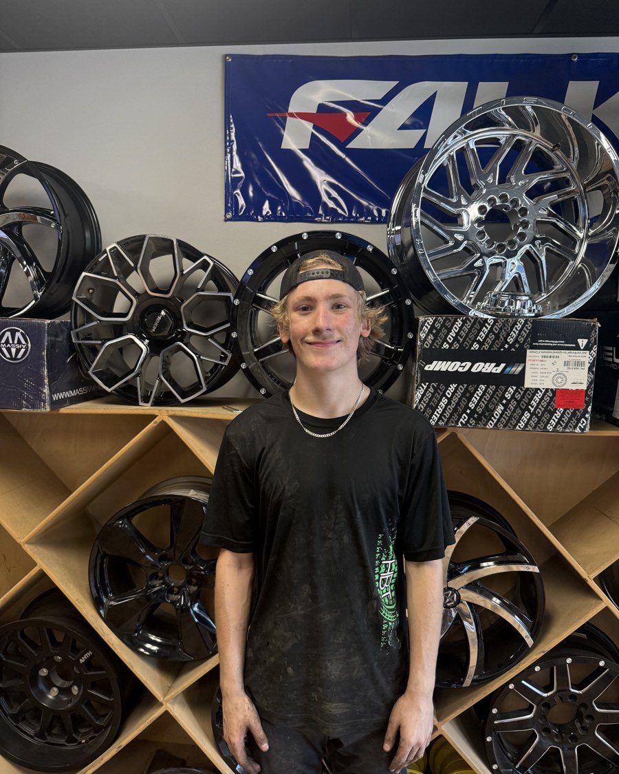 Brodie Warner, tire tech